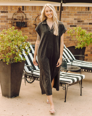 Sweetest Glance Midi Dress In Charcoal