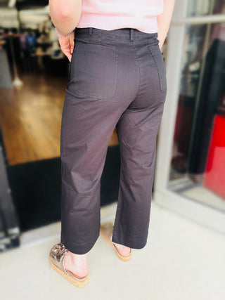 Scalloped Pocket Straight Leg Pant - Black